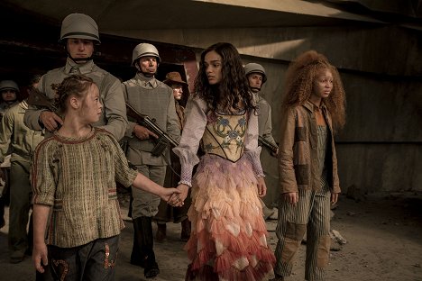 Sofia Sanchez, Rachel Zegler, Luna Steeples - Hunger Games: Balada o ptácích a hadech - Z filmu