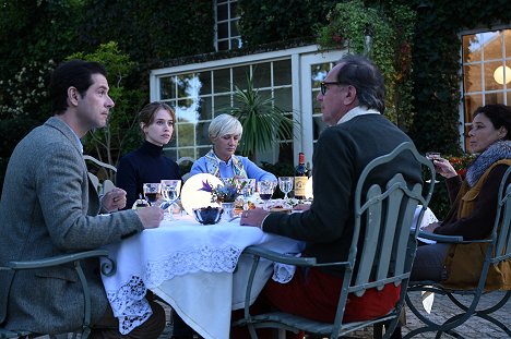 Melvil Poupaud, Lou de Laâge, Anne Loiret, Arnaud Viard, Samantha Fuller