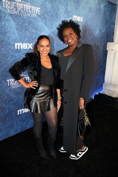 "True Detective: Night Country" Premiere Event at Paramount Pictures Studios on January 09, 2024 in Hollywood, California. - Nefetari Spencer, Leslie Jones - Temný případ - Noční krajina - Z akcí