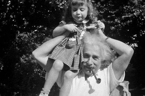 Albert Einstein - Einstein a bomba - Z filmu