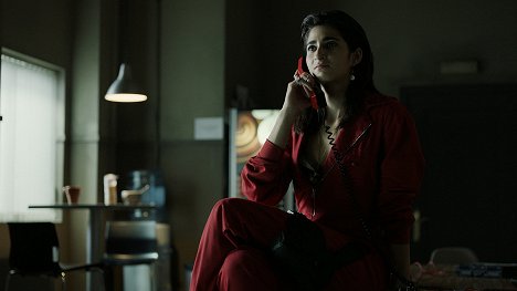 Alba Flores - Papírový dům (Netflix verze) - Epizoda 4 - Z filmu