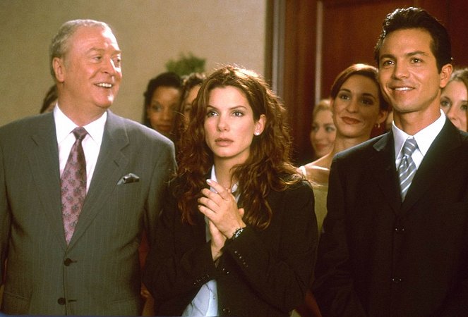 Miss špeciálny agent - Z filmu - Michael Caine, Sandra Bullock, Benjamin Bratt