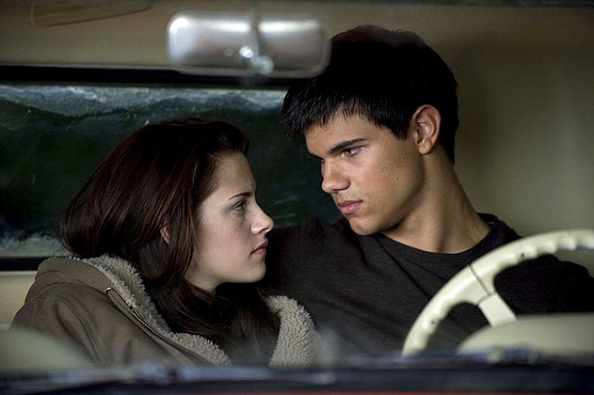 Twilight sága: Nov - Z filmu - Kristen Stewart, Taylor Lautner