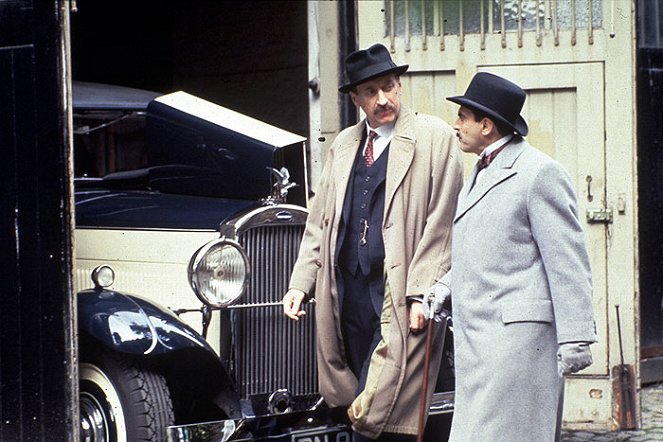 Hercule Poirot - Vražda v ulici Mews - Z filmu - Philip Jackson, David Suchet