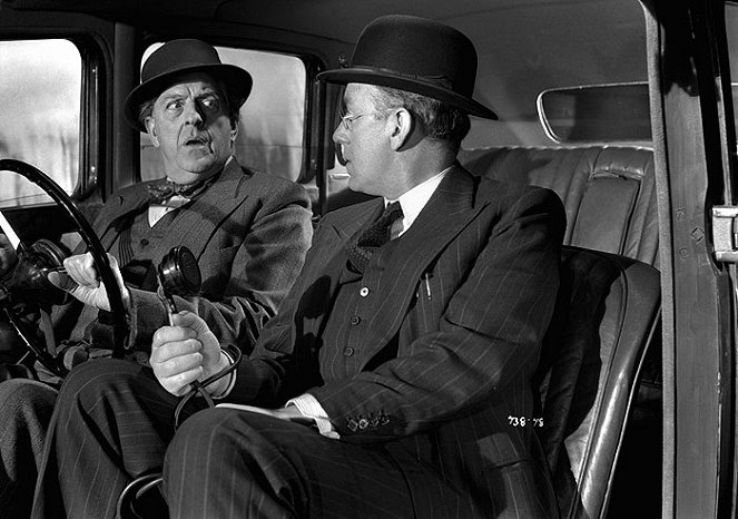 Stanley Holloway, Alec Guinness