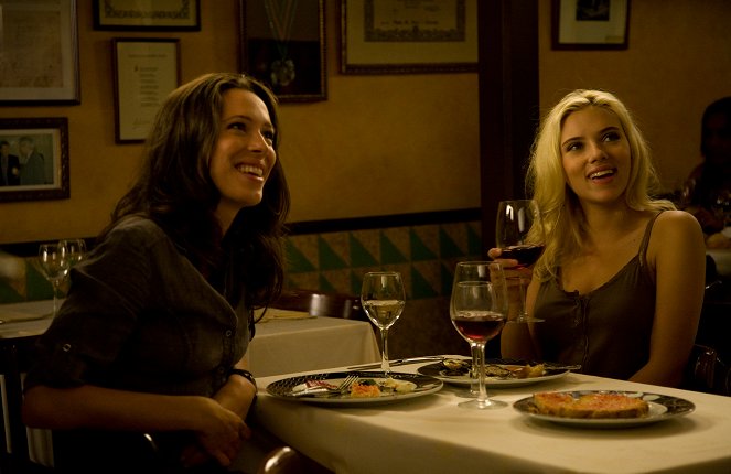 Vicky Cristina Barcelona - Z filmu - Rebecca Hall, Scarlett Johansson