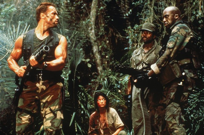 Predátor - Z filmu - Arnold Schwarzenegger, Elpidia Carrillo, Carl Weathers, Bill Duke