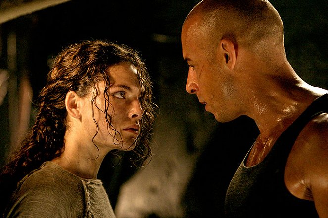 Riddick: Kronika temna - Z filmu - Alexa Davalos, Vin Diesel