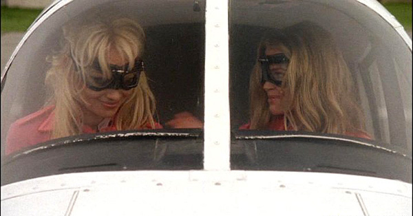 Blonďatá a blonďatější - Z filmu - Pamela Anderson, Denise Richards