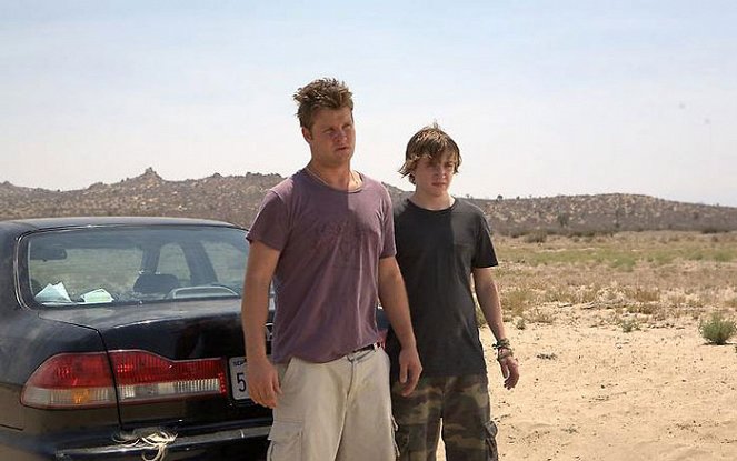 Trunk - Z filmu - Zachery Ty Bryan, Kyle Gallner