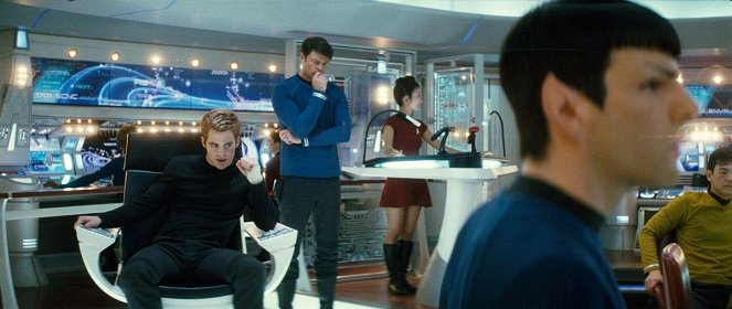 Star Trek - Z filmu - Chris Pine, Karl Urban