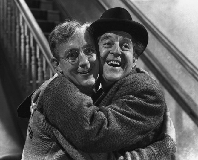 Alec Guinness, Stanley Holloway
