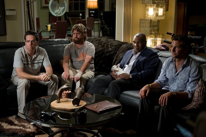 Pařba ve Vegas - Z filmu - Ed Helms, Zach Galifianakis, Mike Tyson, Bradley Cooper