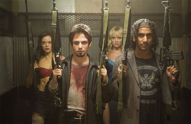 Grindhouse: Planeta Teror - Z filmu - Rose McGowan, Freddy Rodríguez, Marley Shelton, Naveen Andrews