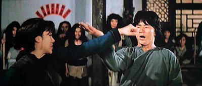 Odvážná hyena 2 - Z filmu - Pearl Lin Yin-Zhu, Jackie Chan