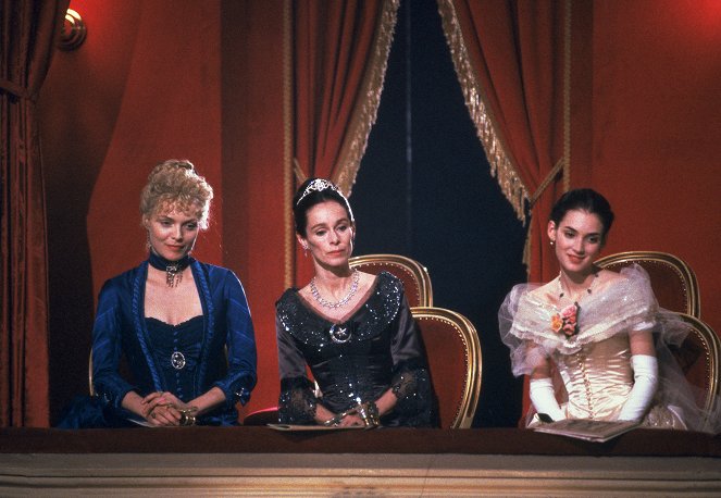 Věk nevinnosti - Z filmu - Michelle Pfeiffer, Geraldine Chaplin, Winona Ryder