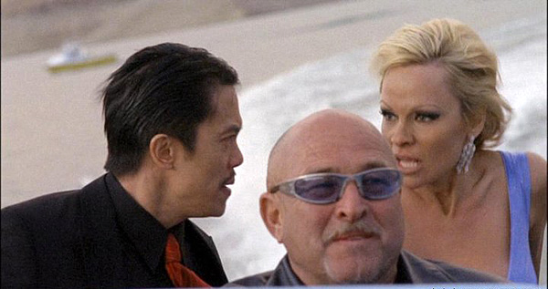 Blonďatá a blonďatější - Z filmu - Byron Mann, Pamela Anderson