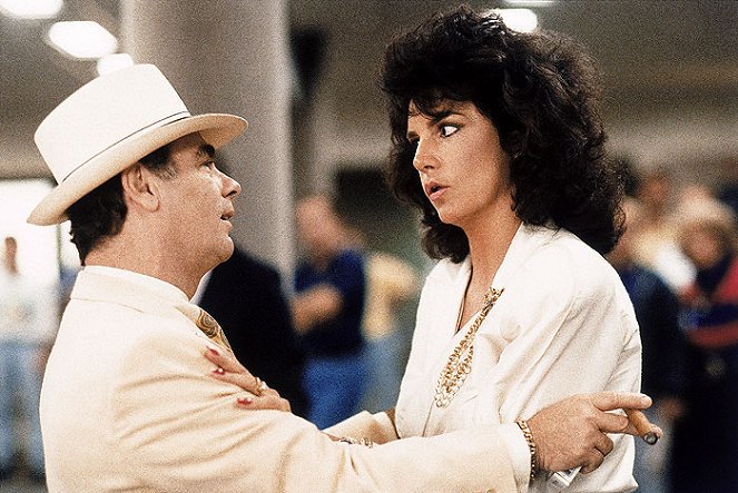 Married to the Mob - Photos - Dean Stockwell, Mercedes Ruehl