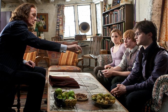 Harry Potter a Dary smrti - 1. - Z filmu - Bill Nighy, Emma Watson, Rupert Grint, Daniel Radcliffe