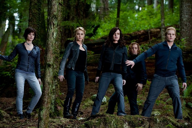 Twilight Saga: Zatmenie - Z filmu - Ashley Greene, Nikki Reed, Elizabeth Reaser, Jackson Rathbone, Peter Facinelli