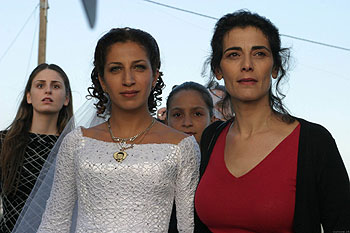 Syrská nevěsta - Z filmu - Clara Khoury, Hiam Abbass