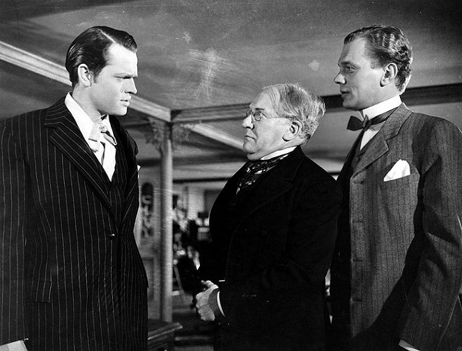 Orson Welles, Erskine Sanford, Joseph Cotten
