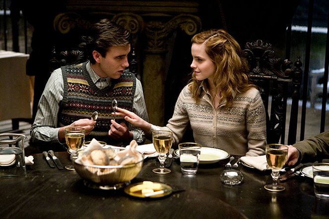 Harry Potter a Princ dvojí krve - Z filmu - Matthew Lewis, Emma Watson