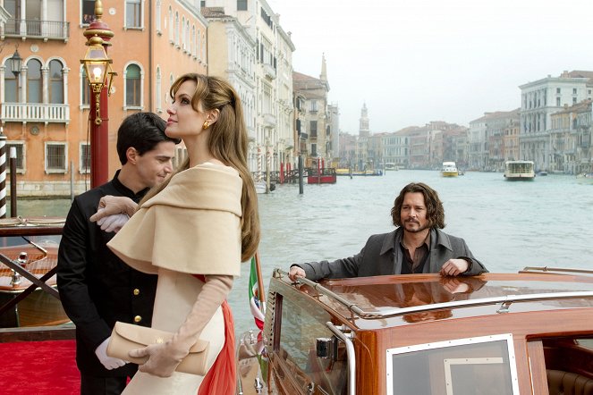 Cizinec - Z filmu - Angelina Jolie, Johnny Depp