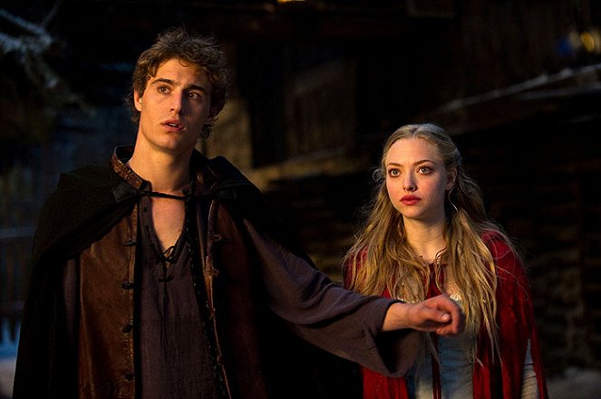 Červená Karkulka - Z filmu - Max Irons, Amanda Seyfried