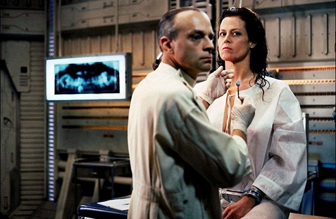 Vetřelec: Vzkříšení - Z filmu - Brad Dourif, Sigourney Weaver