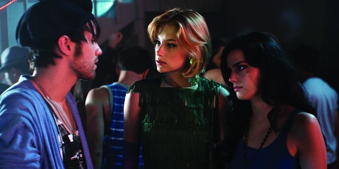 Thomas Dekker, Haley Bennett, Roxane Mesquida