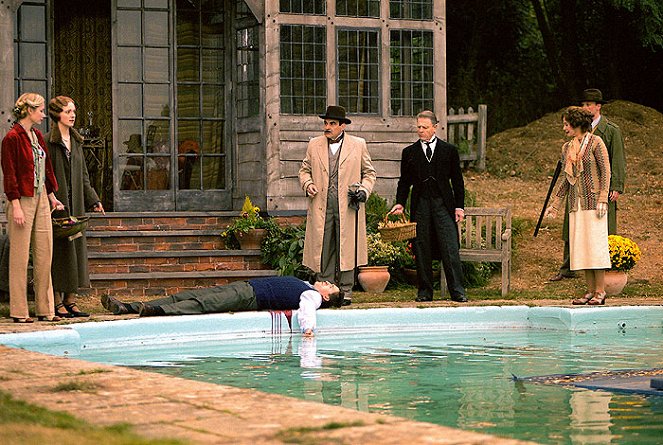 Agatha Christie's Poirot - Poslední víkend - Z filmu - Megan Dodds, Claire Price, Jonathan Cake, David Suchet, Edward Fox, Sarah Miles