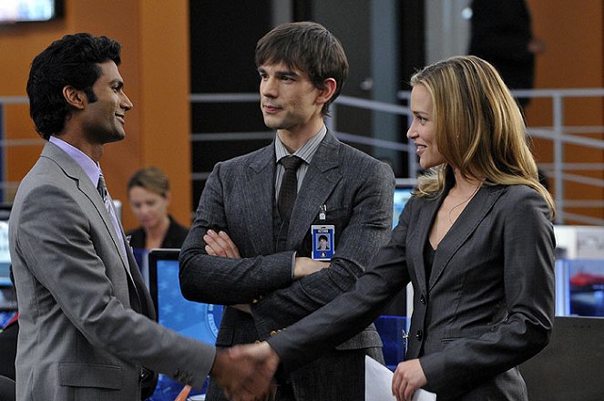 V utajení - Z filmu - Sendhil Ramamurthy, Christopher Gorham, Piper Perabo