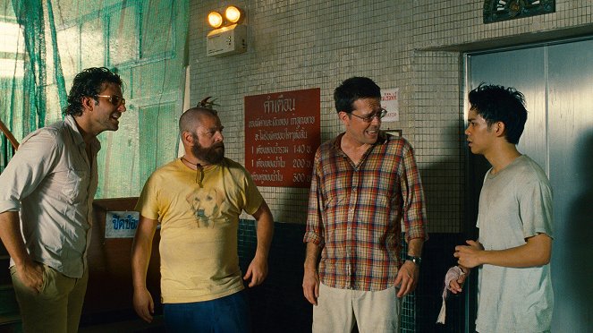 Pařba v Bangkoku - Z filmu - Bradley Cooper, Zach Galifianakis, Ed Helms