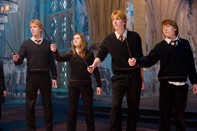 Harry Potter a Fénixův řád - Z filmu - James Phelps, Bonnie Wright, Oliver Phelps, Rupert Grint