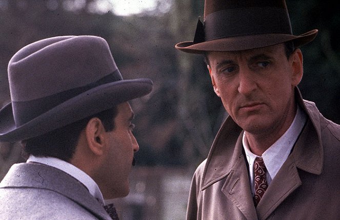 Agatha Christie's Poirot - Dvacet čtyři černých kosů - Z filmu - David Suchet, Hugh Fraser