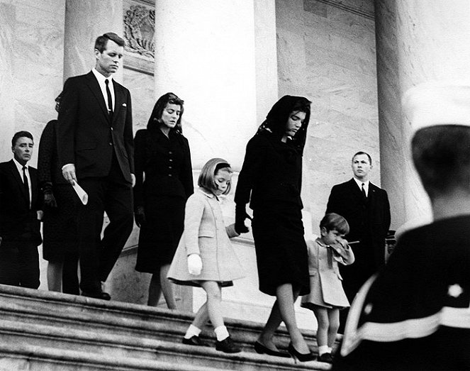 J.F.K. - Dallaský atentát - Z filmu - Robert F. Kennedy, Jacqueline Kennedy