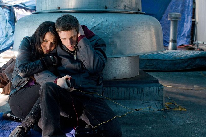 Muž na hraně - Z filmu - Genesis Rodriguez, Jamie Bell