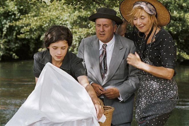 Studnařova dcera - Z filmu - Àstrid Bergès-Frisbey, Daniel Auteuil, Marie-Anne Chazel