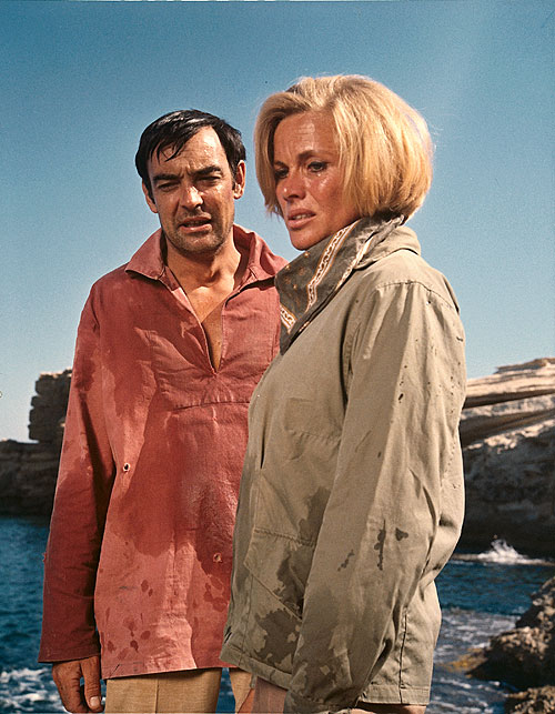 Stužka písku - Z filmu - Richard Johnson, Honor Blackman