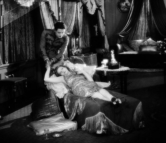 Tělo a ďábel - Z filmu - John Gilbert, Greta Garbo