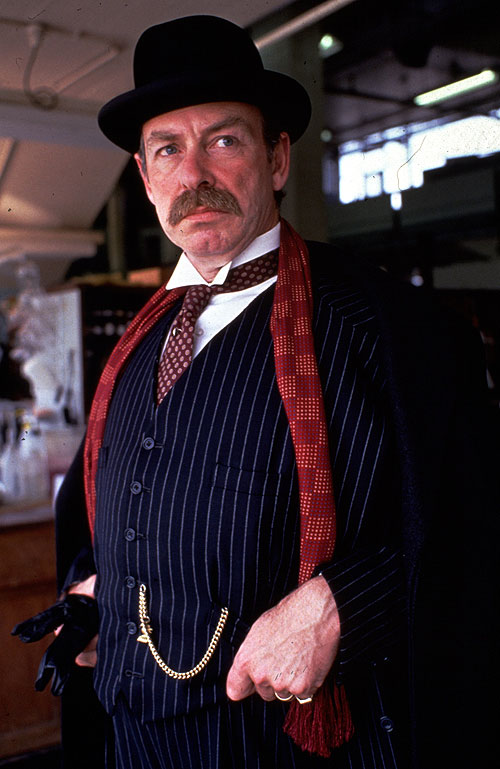 Agatha Christie's Poirot - Outsider - Z filmu - Denis Lill