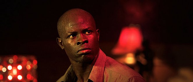 Bílý Elephant - Z filmu - Djimon Hounsou