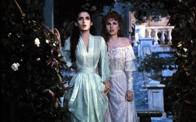 Dracula - Z filmu - Winona Ryder, Sadie Frost