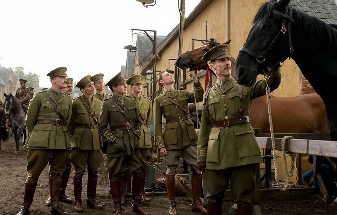 Válečný kůň - Z filmu - Tom Hiddleston, Benedict Cumberbatch