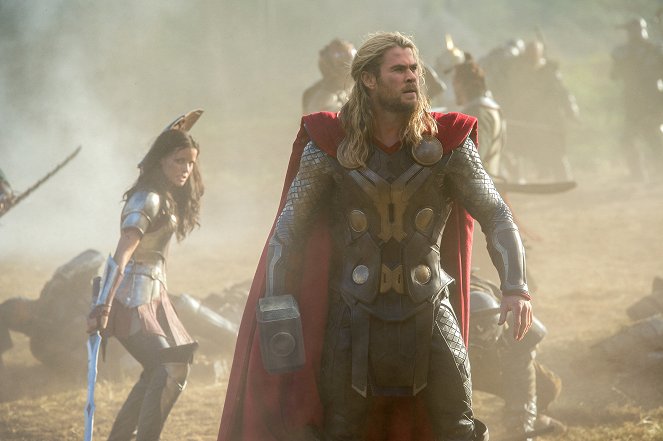 Thor: Temný svět - Z filmu - Jaimie Alexander, Chris Hemsworth