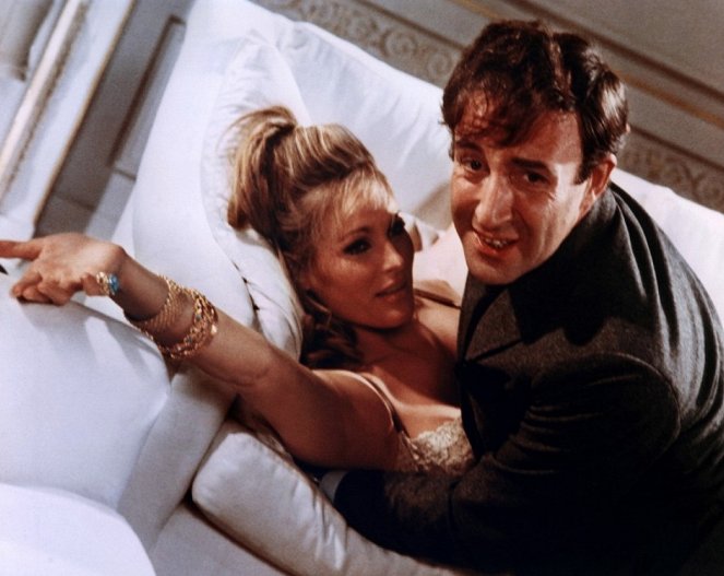 Casino Royale - Photos - Ursula Andress, Peter Sellers