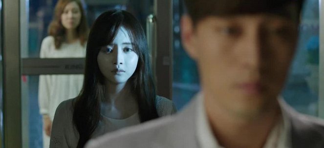Joogoonui taeyang - Z filmu - Bo-reum Han