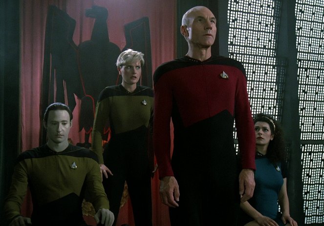 Star Trek: Nová generace - Série 1 - Střetnutí na Farpointu - Z filmu - Brent Spiner, Denise Crosby, Patrick Stewart, Marina Sirtis
