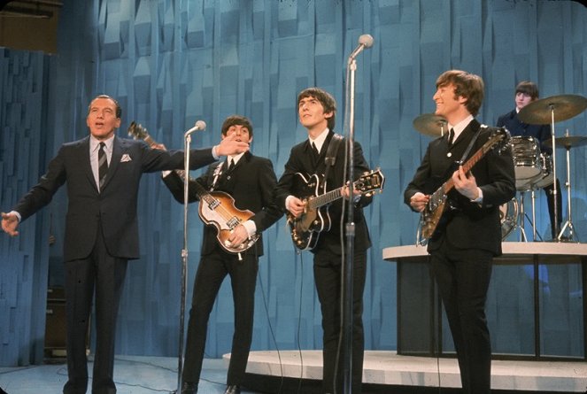 Beatles v USA - Z filmu - Ed Sullivan, Paul McCartney, George Harrison, John Lennon, Ringo Starr